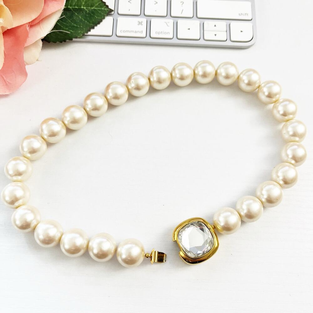 Trifari Vintage 90's Chunky Faux Pearl Necklace with Large Rhinestone Clasp - Picture 8 of 11